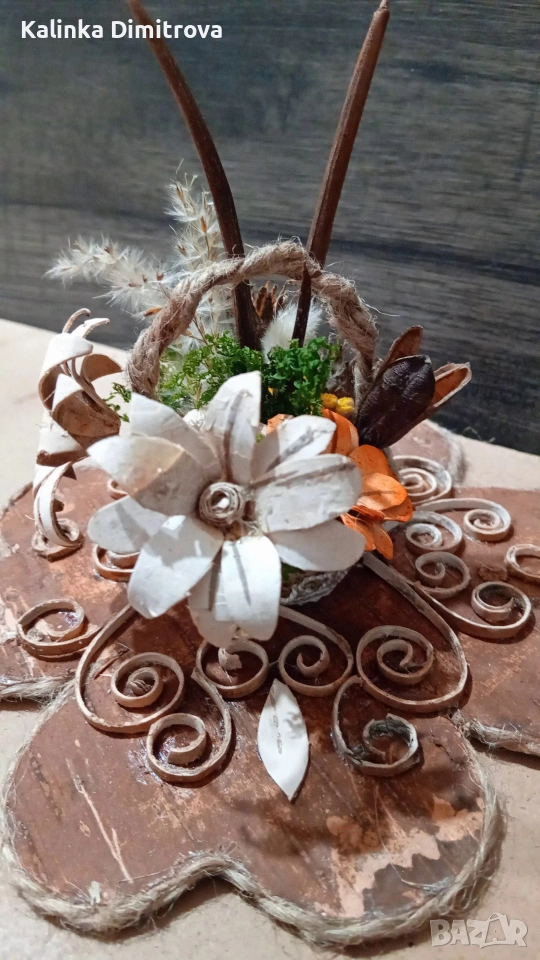 Декорация-кошничка с цветя., снимка 1