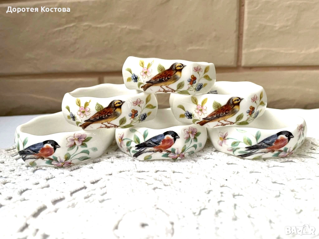 Красиви пръстени за салфетки от костен порцелан от Англия с птици, снимка 1