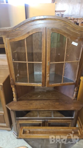 ъглов шкаф витрина внос от Европа