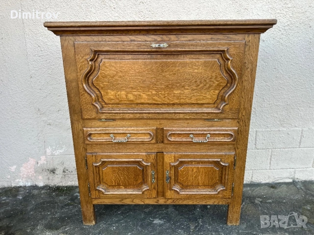 Дъбов бар шкаф / бюфет с падаща врата и осветление