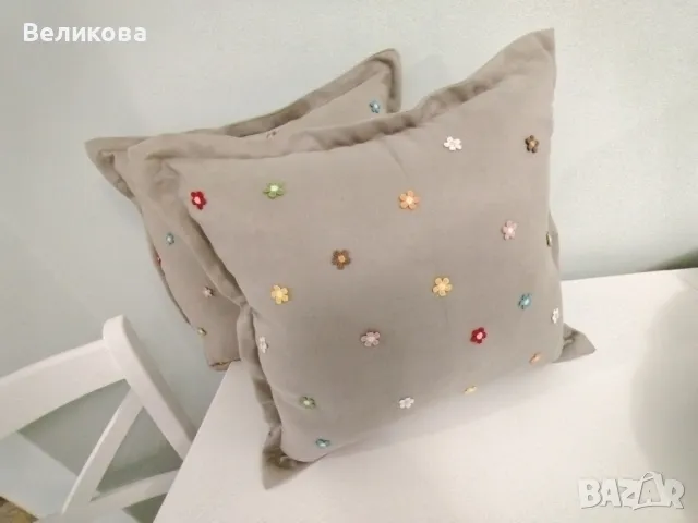 Възглавнички за декорация с релефни цветенца , снимка 2 - Декорация за дома - 50009991