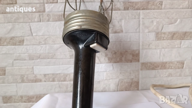 Подвижна работна лампа с копче - стар модел, снимка 4 - Антикварни и старинни предмети - 53005559