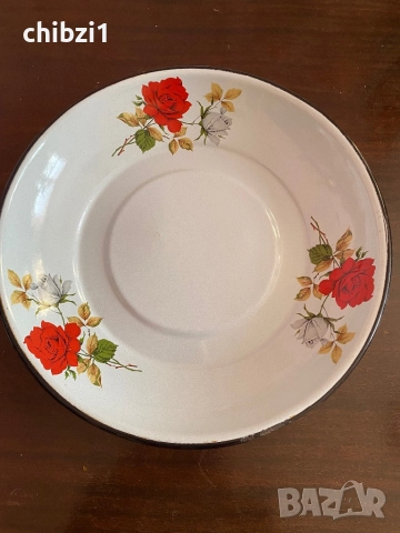 Руска,плоска емайлирана чиния 