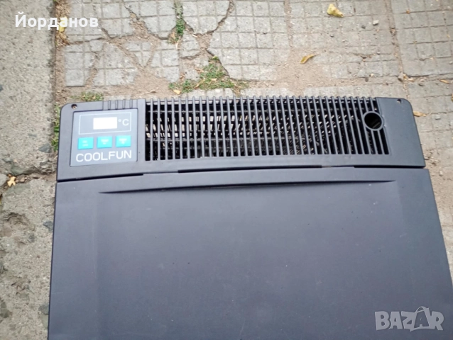 Къмпинг хладилник-фризер Dometic 12/220 волта, снимка 2 - Хладилни чанти - 51915968