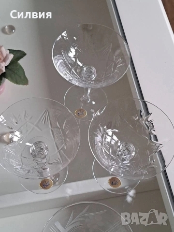 Ретро кристални малки чаши, снимка 10 - Антикварни и старинни предмети - 53433790