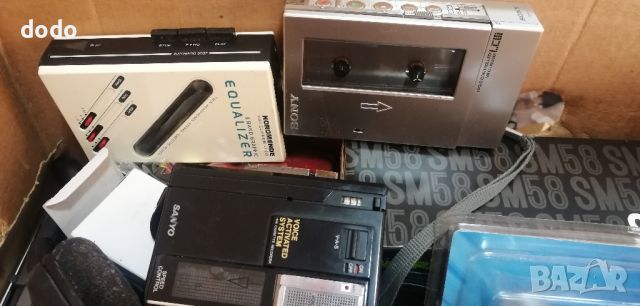 walkman Sony Sanyo , снимка 1 - Ресийвъри, усилватели, смесителни пултове - 46653213