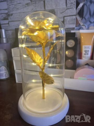  Вечна златна роза в стъкленица с LED светлина, снимка 4 - Подаръци за сватба - 45397270