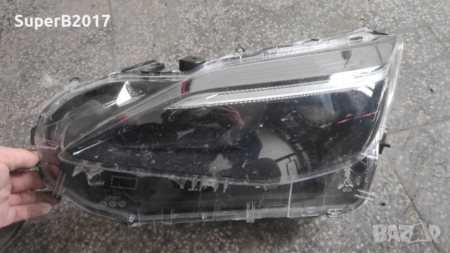 Продавам - оригинални ляв и десен фар за Тойота Ярис Крос за ремонт или части, снимка 2 - Части - 52015502