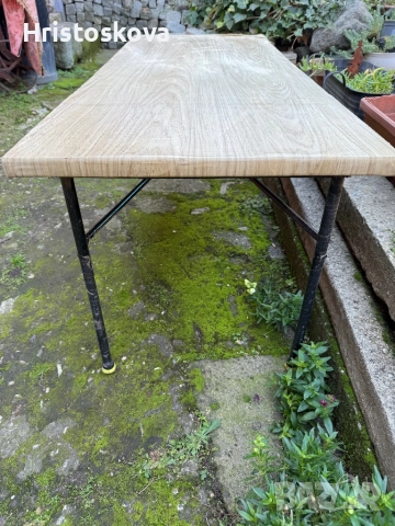 Маса с метална конструкция, снимка 3 - Маси - 52387719