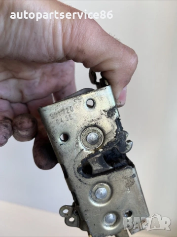 Заключващ механизъм преден десен за Mercedes VW LT Sprinter (1995-2006) 9017200435, снимка 2 - Части - 54204491