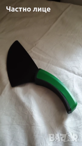 Пластмасов нож за пици-1евро.