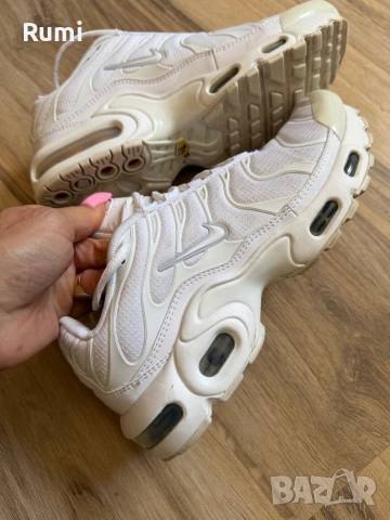 Оригинални маратонки Air Max Plus Triple White ! 40 н, снимка 6 - Маратонки - 36659966