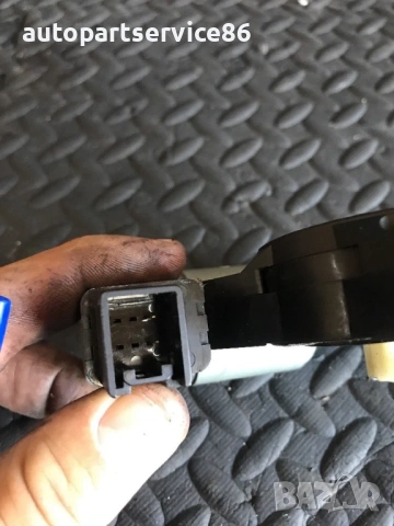 Мотор за стъкло за предна лява врата RHD за Mazda 6 (2002-2007) G22C5958X, снимка 2 - Части - 53714401