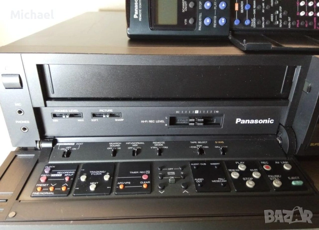 Panasonic NV-FS88 S-VHS видео дек с оригинално дистанционно продавам., снимка 3 - Декове - 53949072