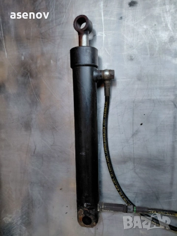 хидравличен цилиндър