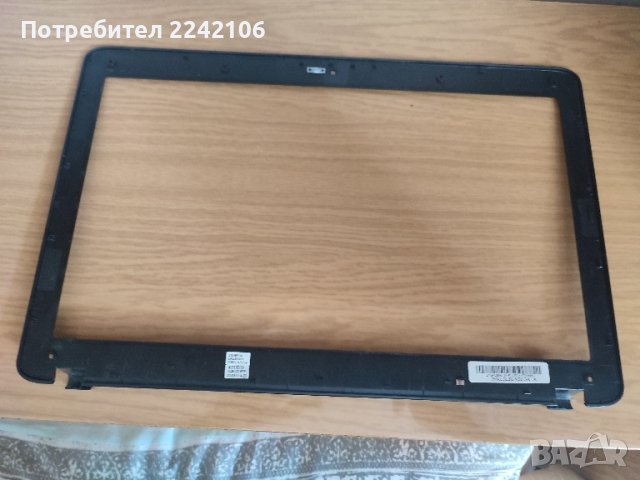 Рамка на матрица за Lenovo IdeaPad Y560p, снимка 2 - Части за лаптопи - 44969105
