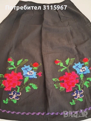 Ръчно бродирани престилки, снимка 3 - Антикварни и старинни предмети - 51239290