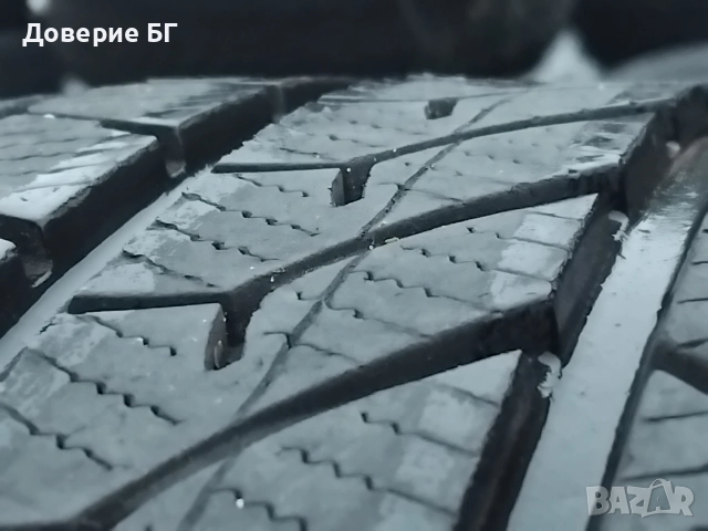 Гуми 235 55 17 Фалкен Falken 2 броя. Нов внос. Не са нови!