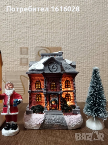 LED светещи 2 къщи с дядо Коледа и елхи., снимка 13 - Декорация за дома - 52297620