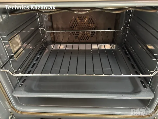 Фурна с керамичен плот Bauknecht, снимка 3 - Печки, фурни - 49941827