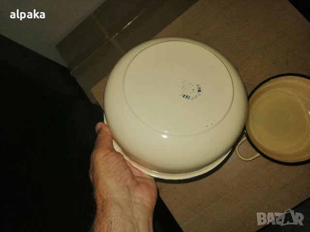 Продавам две емайлирани български купи Брацигово, снимка 3 - Съдове за готвене - 51409121