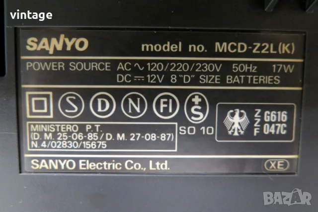 Sanyo MCD-Z2L, снимка 4 - Радиокасетофони, транзистори - 47166481