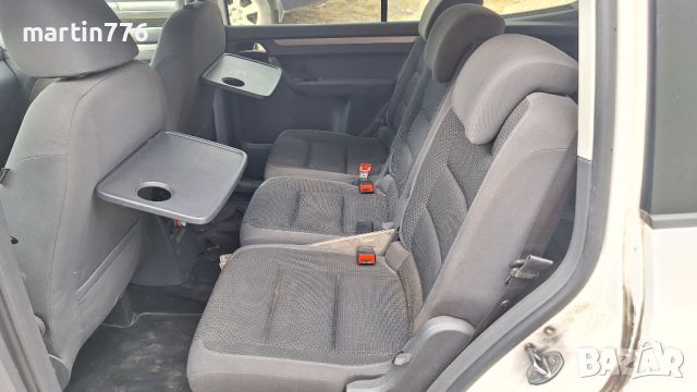 VW Touran 1.6TDI 105кс , снимка 17 - Автомобили и джипове - 45256050