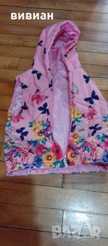 детски елек, снимка 2 - Детски якета и елеци - 51863892