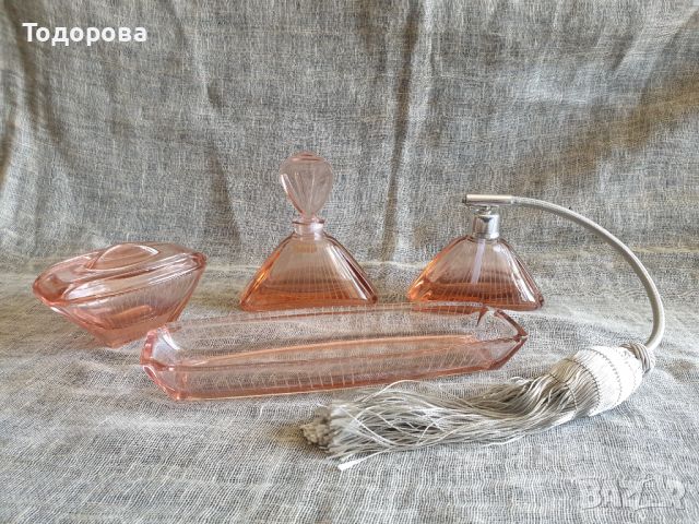 Руски кристален козметичен комплект от цветно стъкло, снимка 1 - Антикварни и старинни предмети - 46226724