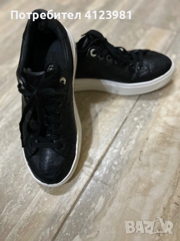 Обувки на Guess 40 номер, снимка 15 - Маратонки - 53226080