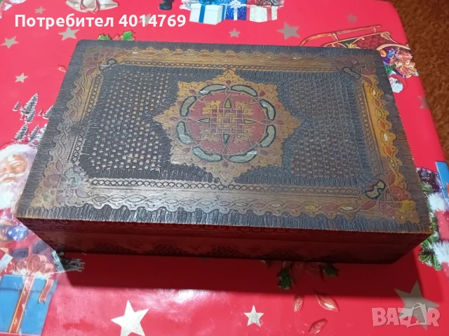 Антикварна дървена кутия 