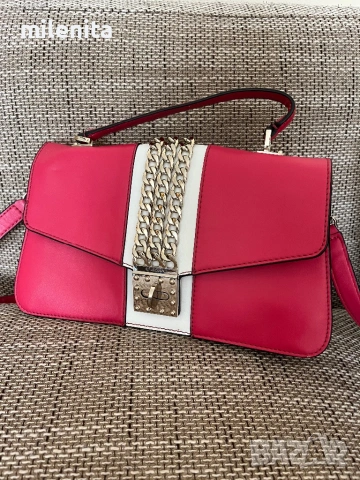 Страхотна оригинална чанта на Guess/Гес, наситено розова