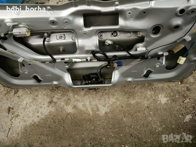 Заден капак тойота Корола версо, снимка 5 - Части - 38335099