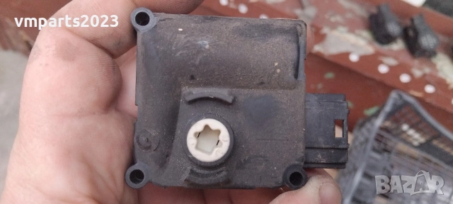 моторчета за клапи парно Audi A8 D3, снимка 2 - Части - 53711441