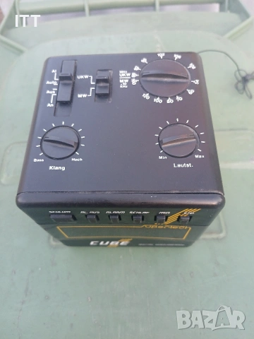 Продавам винтидж радио будилник (Supertech Cube ) , снимка 2 - Радиокасетофони, транзистори - 53831032