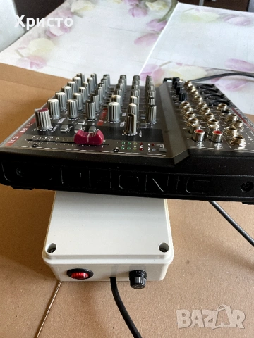 Миксер PHONIC AM440, снимка 5 - Ресийвъри, усилватели, смесителни пултове - 53795519