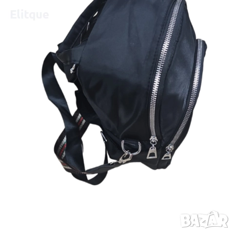 Малка дамска раница с три презрамки и акцент буква , снимка 2 - Раници - 52905746