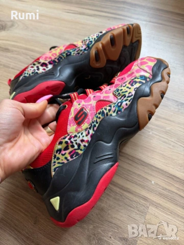 Оригинални шикозни маратонки Skechers Limited Edition! 39 н, снимка 11 - Дамски ежедневни обувки - 52344509