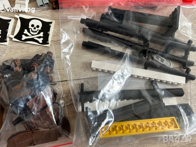 Lego Pirates 6285 Black Seas Barracuda (Dark Shark), снимка 7 - Колекции - 53861375