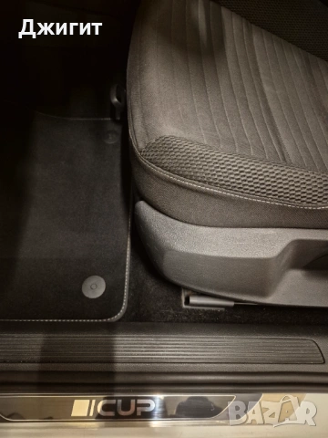 VW Golf 7 CUP Edition 1.6 TDI 110к.с Евро 6, снимка 16 - Автомобили и джипове - 53293872