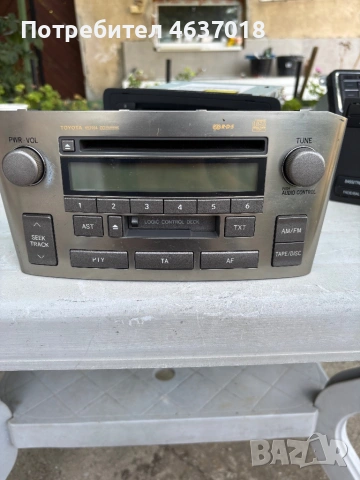 Оригинално радио за Toyota Avensis