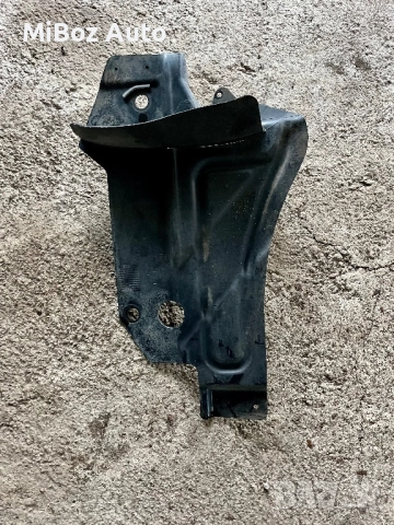 Кора подкалник БМВ Е90 91 BMW, снимка 3 - Части - 52344347