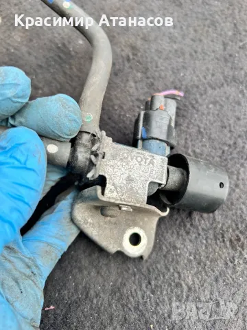 Вакуум клапан за Тойота Аурис. 90910-12281, снимка 2 - Части - 49679586