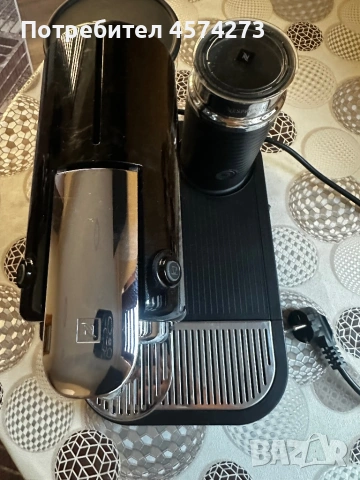 Кафемашина Delonghi Nespresso, снимка 5 - Кафемашини - 54295123