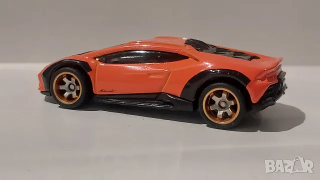 hot wheels lamborghini huracan sterrato , снимка 4 - Колекции - 48069694