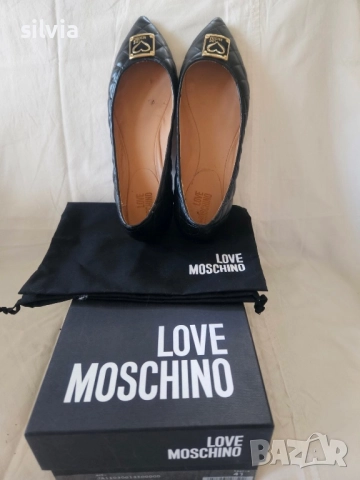 Обувки Moschino, снимка 2 - Дамски ежедневни обувки - 52444537