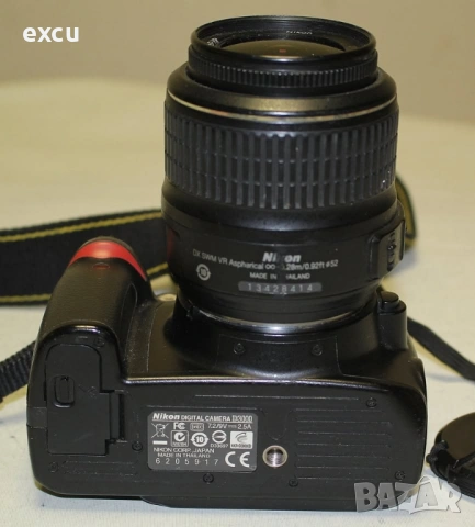 Фотоапарат Nikon D3000 + обектив Nikkor AF-S 18-55 VR, снимка 4 - Фотоапарати - 53736368