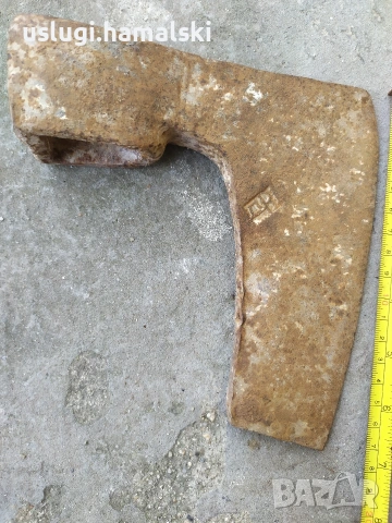 Стара брадва с печат, снимка 2 - Антикварни и старинни предмети - 53986453