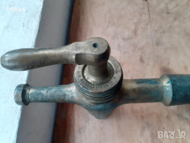 Огромен стар бронзов кран за бъчва с маркировки - антика, снимка 2 - Антикварни и старинни предмети - 54031623