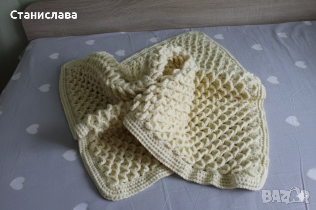 Ръчно плетено одеяло от мерино вълна